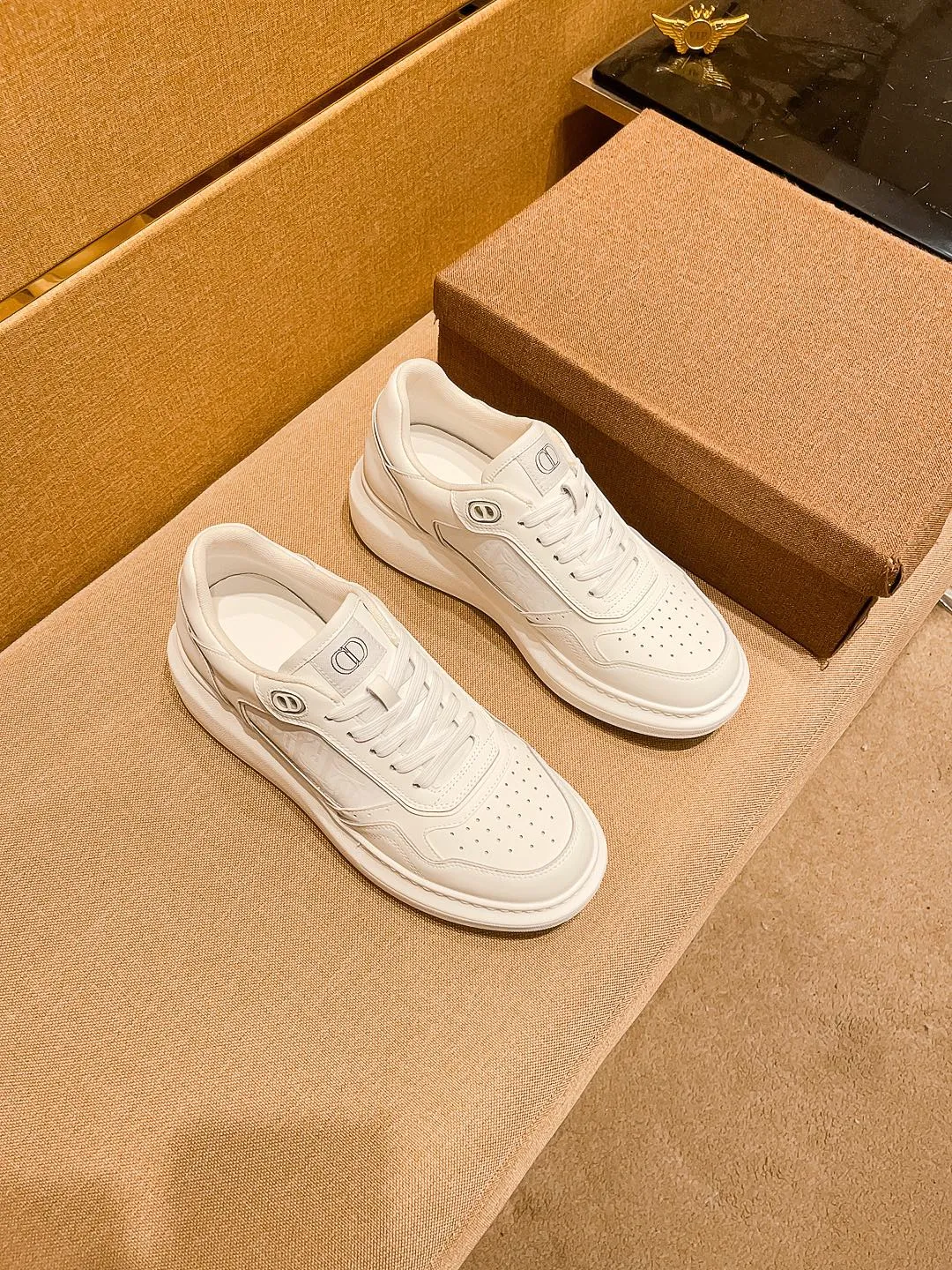 Men's shoes💰 440💰[Dior]🔥 High-end men's shoes brand official website 1:1 latest masterpiece: the upper is made of Italian imported first-layer cowhide with a comfortable and breathable lining➕original non-slip and wear-resistant outsole🔥, making walking more convenient and comfortable! An exclusive new model, a stunning work, a beautiful 1:1 replica [color] compared to the official quality! Create a fashionable personality to set off your uniqueness! A must-have for trendy men! Classic 🔥 Size: 38-44 Color: 🔥 2⃣️ colors available 🔥.